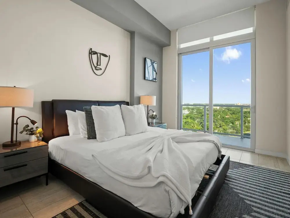 LUXURY NEW CONDO AT MIAMI DESIGN DISTRICT