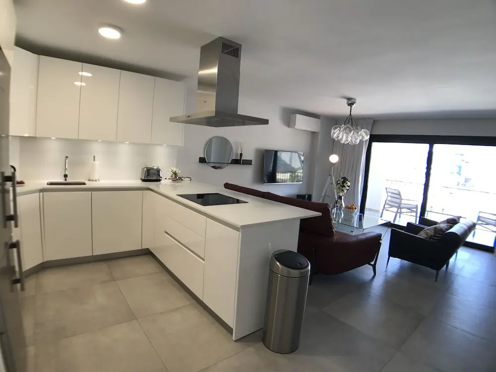 Contemporary 1 Bedroom Apt Puerto Banus
