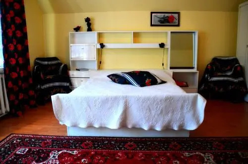 Roosi Holiday Home