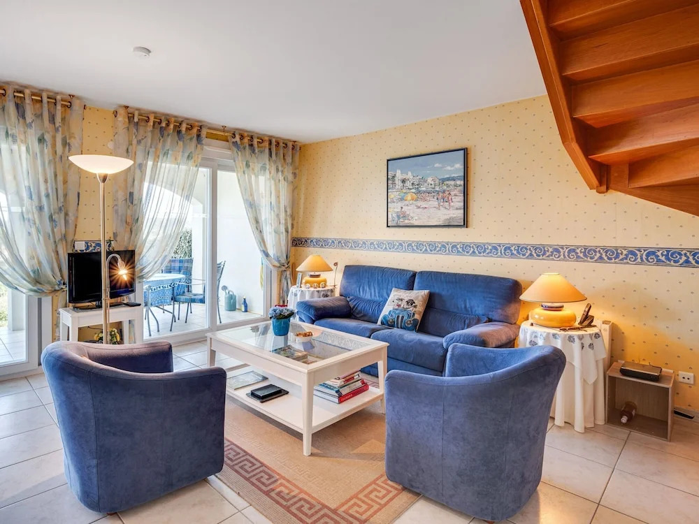 Modern Holiday Home in Saint-raphaël With Private Pool
