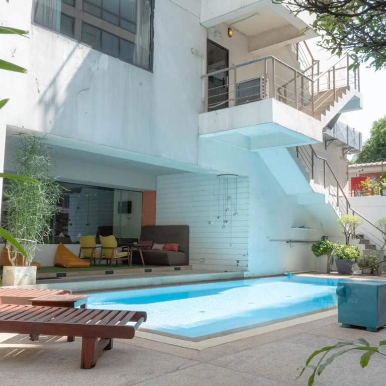 Journeyhub Sukhumvit 26, Bangkok