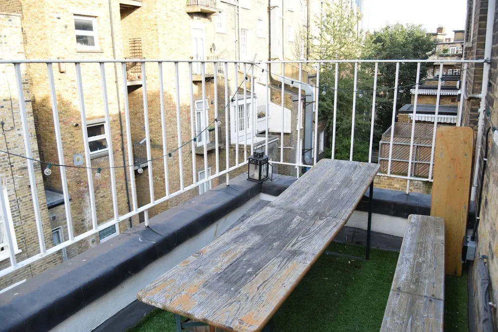 2 Bedroom Apartment in Quite Central London