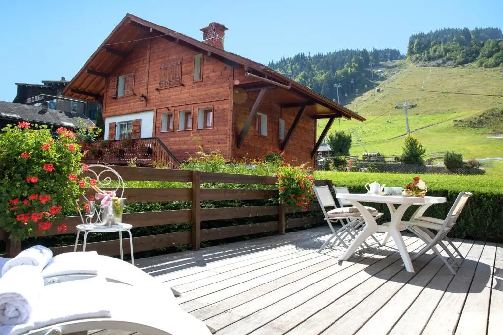 Simply Morzine - Chalet Carving
