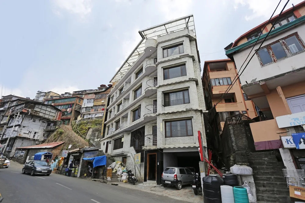 OYO Rooms 055 Mall Rd Tourism Lift