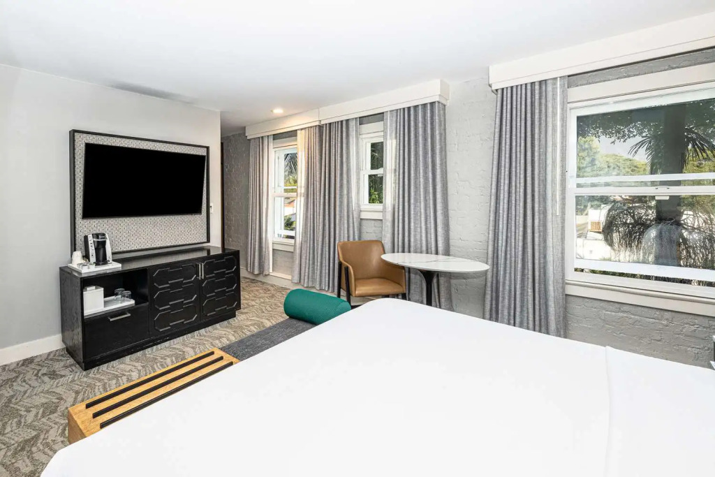 Hotel Virginia Santa Barbara, Tapestry Collection by Hilton