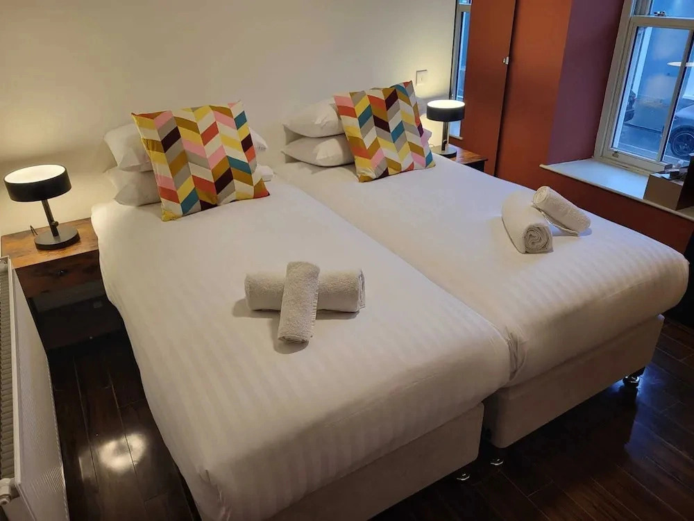 Westport Rooms
