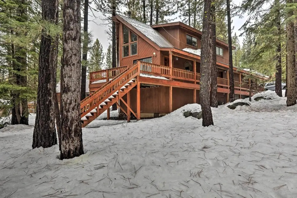 Truckee Winter Escape 6 Mi to Ski Slopes!