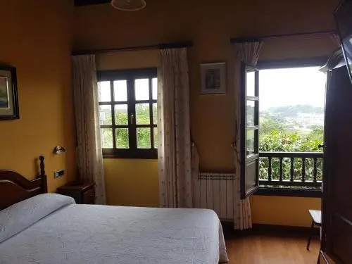 Hotel La Curva Ribadesella PARKING