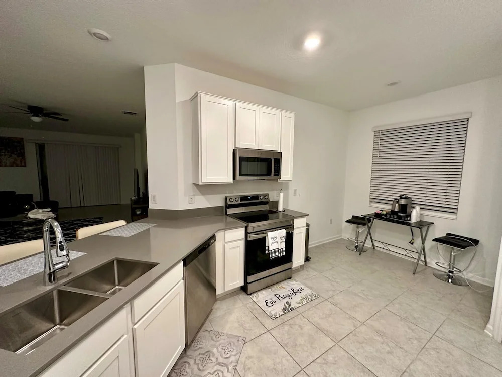 Grand Family Deluxe 4BD House Near Disney Parks