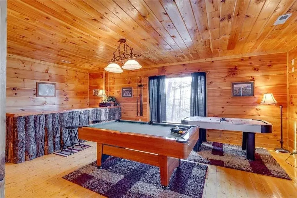 Bearfoot Lodge by RedAwning