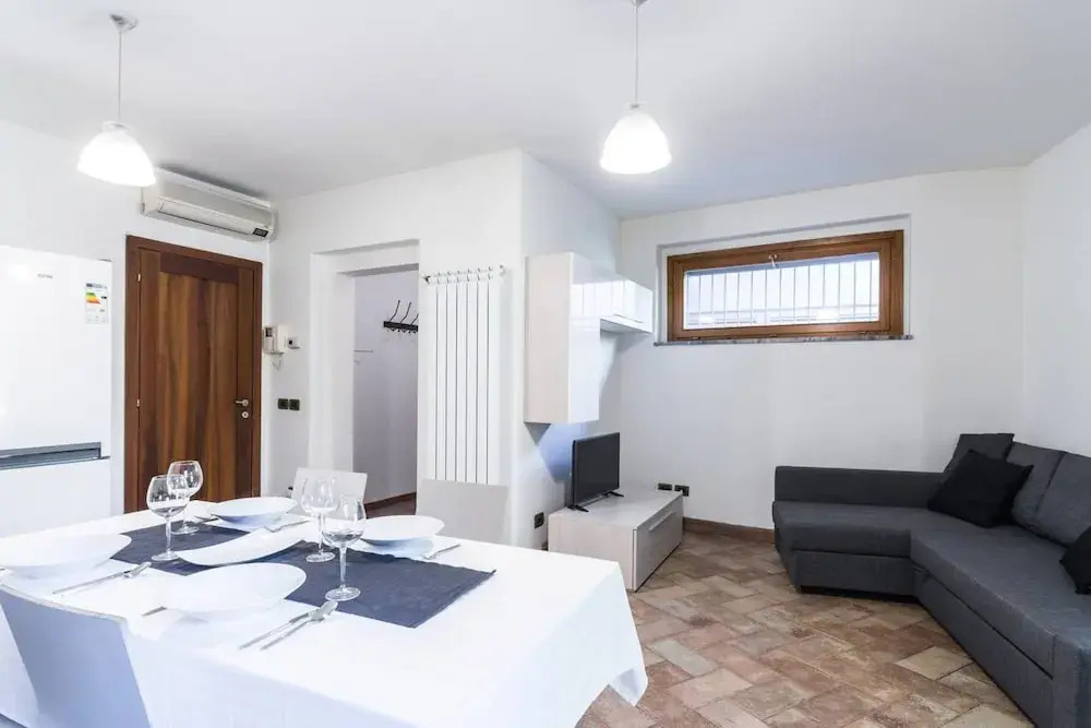 4 Bedroom Villa near Metro