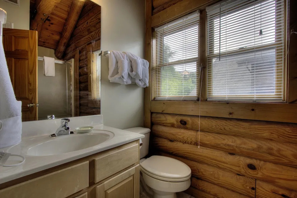 The Nutty Nook  287 - Two Bedroom Cabin