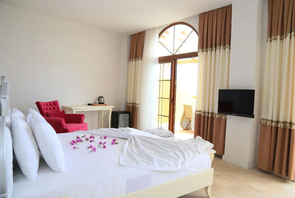 Ceshme Plus Hotel