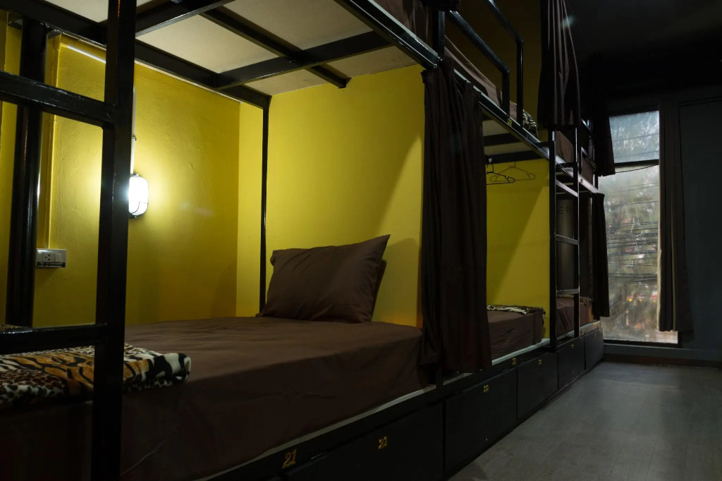Iris hostel