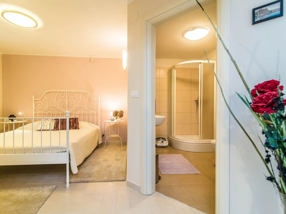 Studio Apartment in Villa Arta