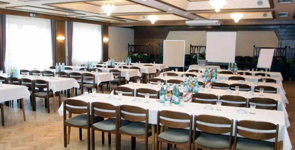 Hotel Restaurant Zum Jägerheim mit Innenpool