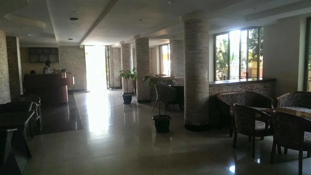 Makutano Hotel