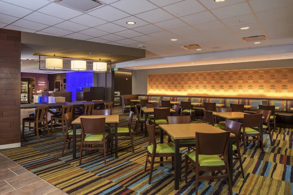 Fairfield Inn & Suites Pittsburgh North/McCandless Crossing