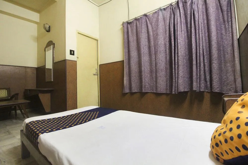 Spot On 62694 Hotel Maruthi