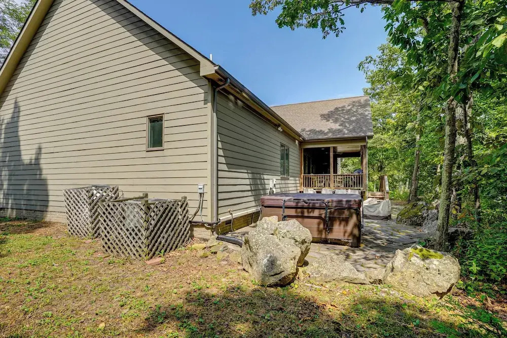 Home w/ Hot Tub, 1 Mi to Wintergreen Resort Slopes