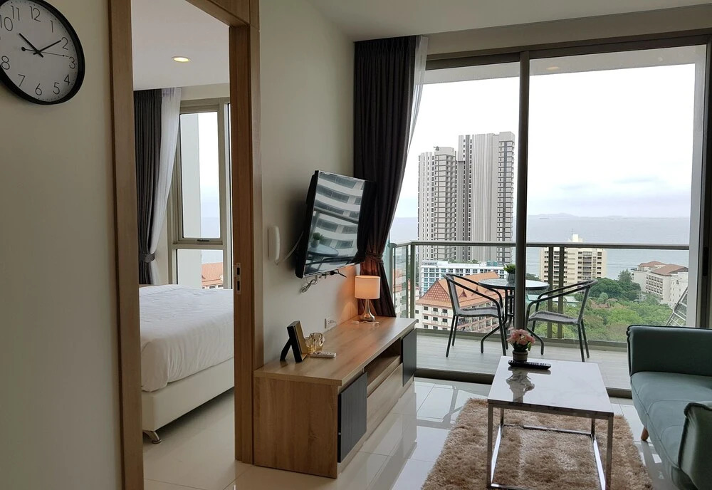 Riviera 1BR Sea View 3901 by Pattaya Holiday
