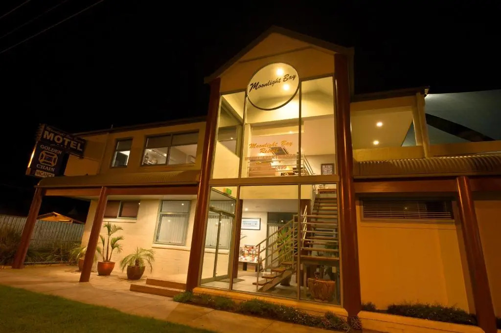Moonlight Bay Apartments