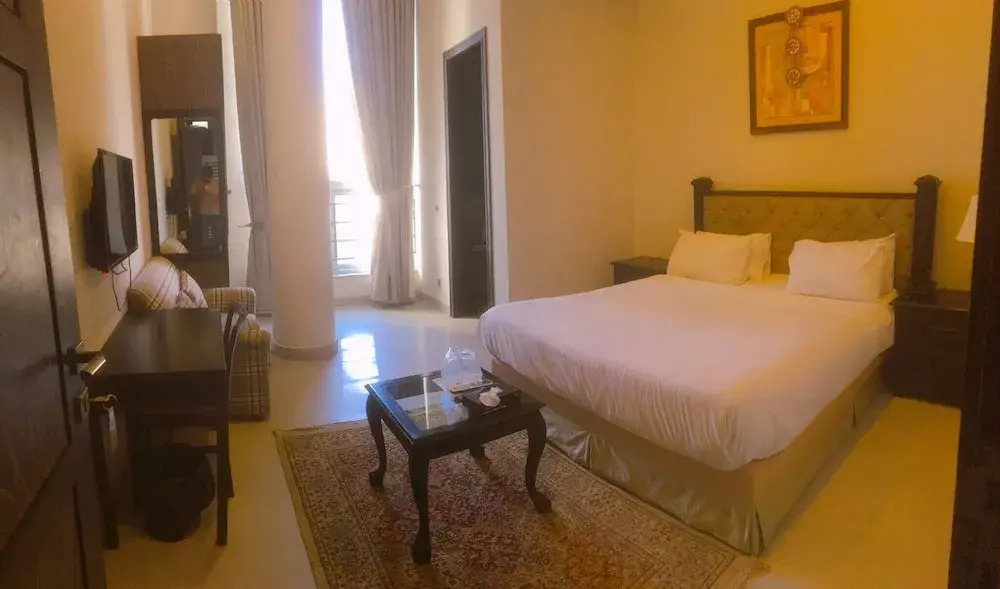 Room-cozy Guest Room F-7 Markaz Islamaba