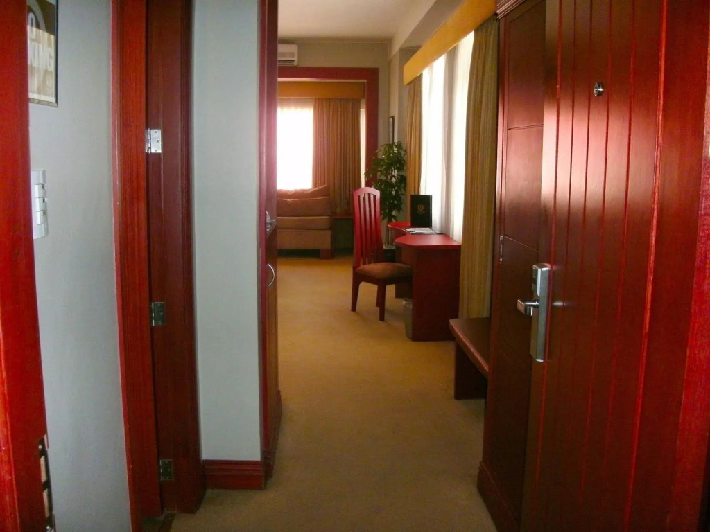 Lewis Grand Hotel