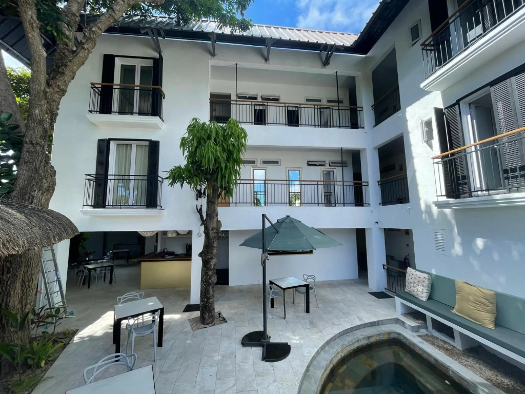 Sous le Badamier Quiet Boutique Hotel with Pool near Grand Baie