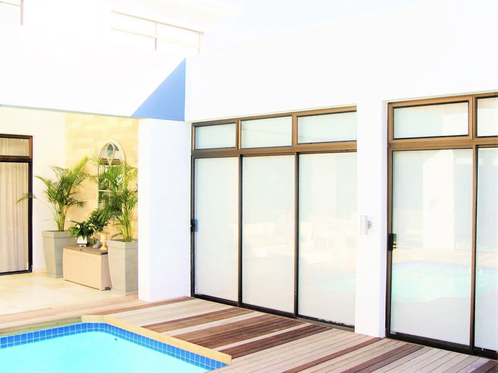 OCEAN BREEZE SUNSET BEACH - Boutique Guesthouse - Cape Town