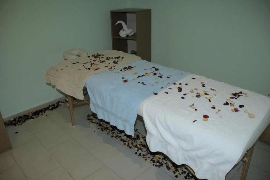 Momona Hotel