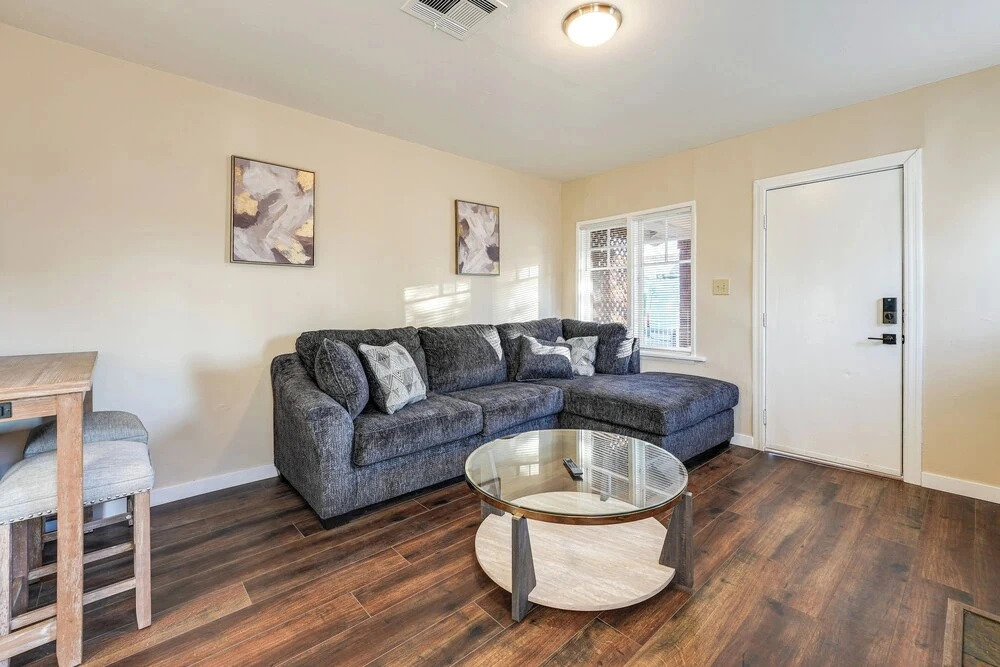 Walkable Phoenix 2-unit Hub Near Chase Field