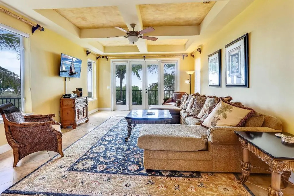 Hidden Treasure - Beach Front, Pool-spa