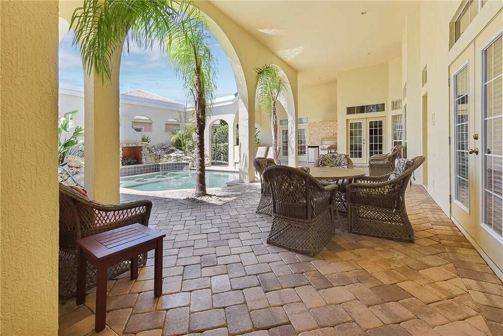 Royal Swan - Three Bedroom Home