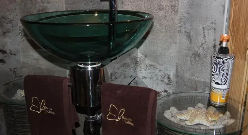 Exclusive Love Suite z jacuzzi w kształcie serca , KrainaAlicji Ełk
