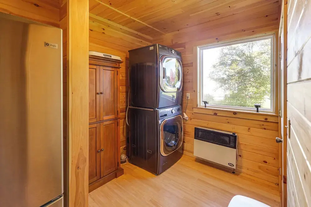 Hike, Ski & Explore: Patten Home w/ Pool Table!