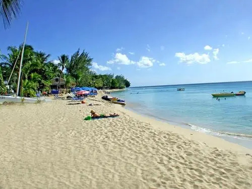 Coconut Grove 8 Luxury Villa by Island Villas