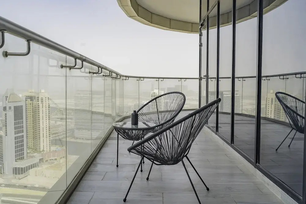 Monty - Luxury Meets Comfort Apt With Panoramic City View