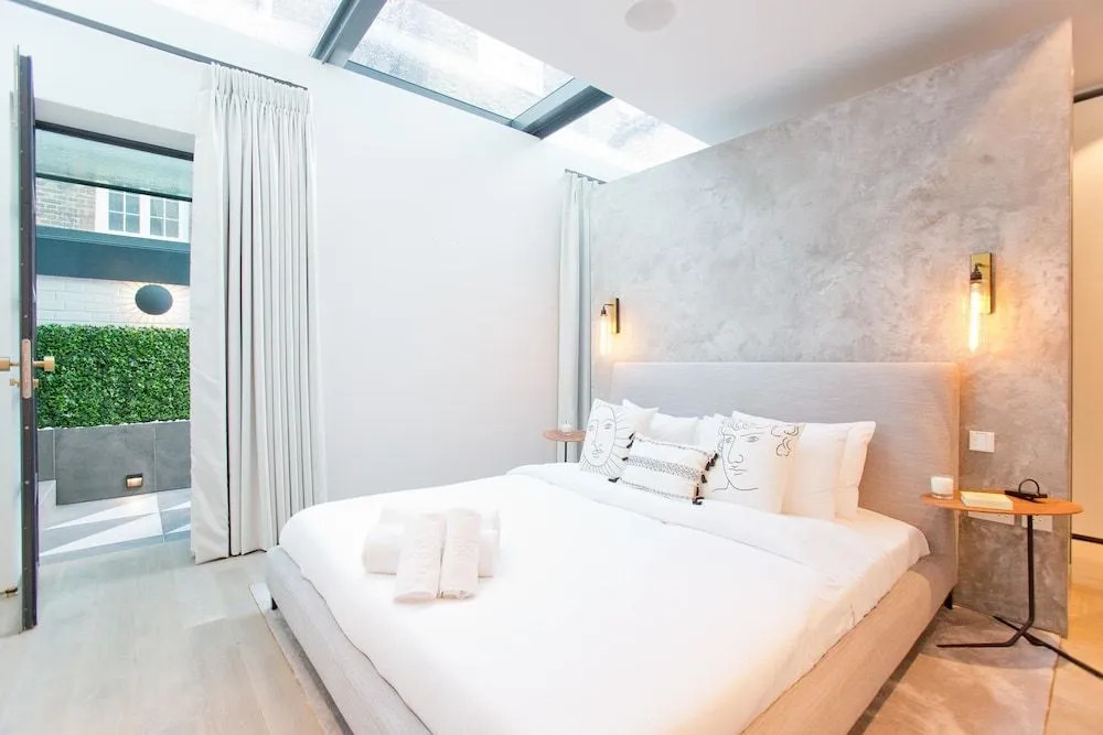 Luxury Royalty Mews