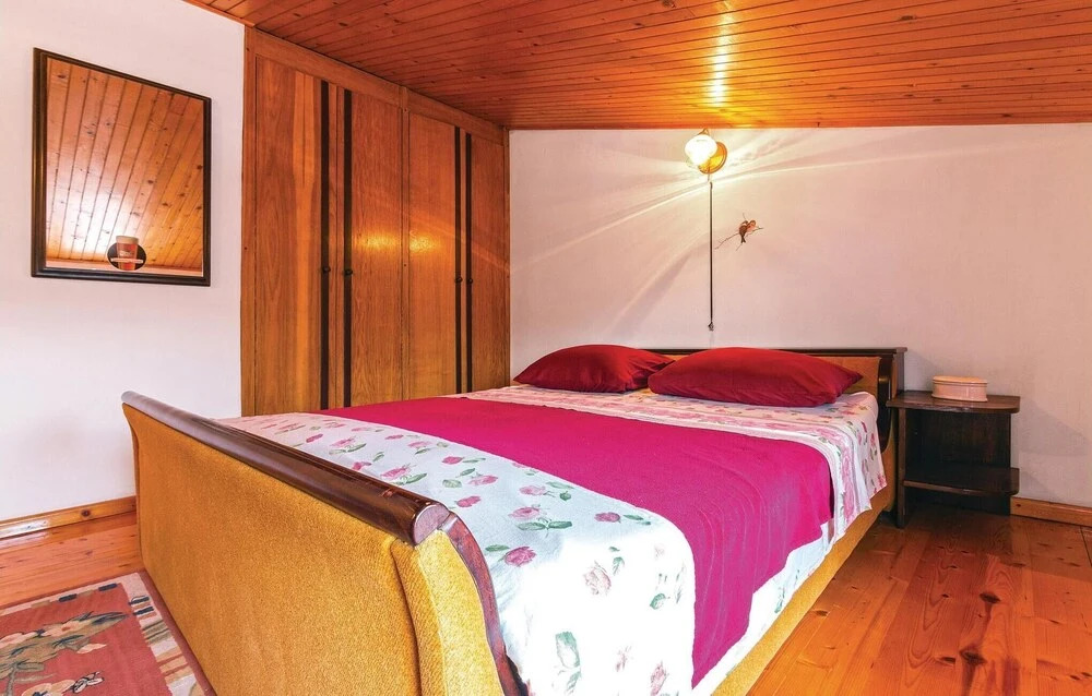 Stunning Home in Pula With Wifi and 5 Bedrooms
