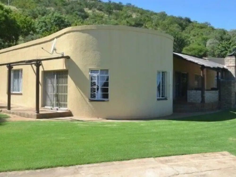 N4 Guest Lodge