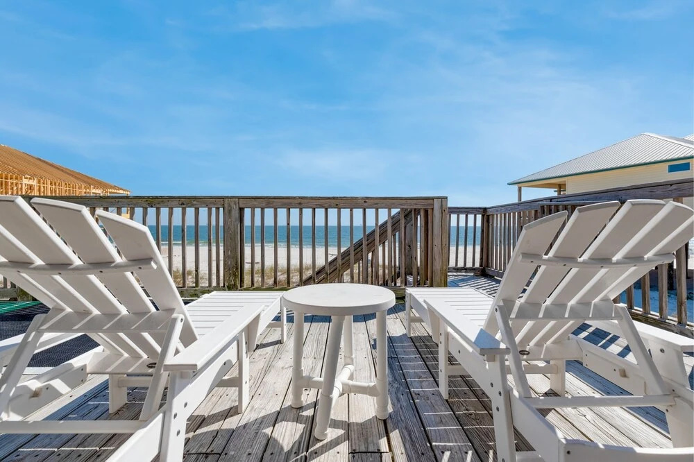 Island Sun - First Row Beach House! Fun And Games Galore - Including A Private Volleyball Pit! 3 Bedroom Home by RedAwning