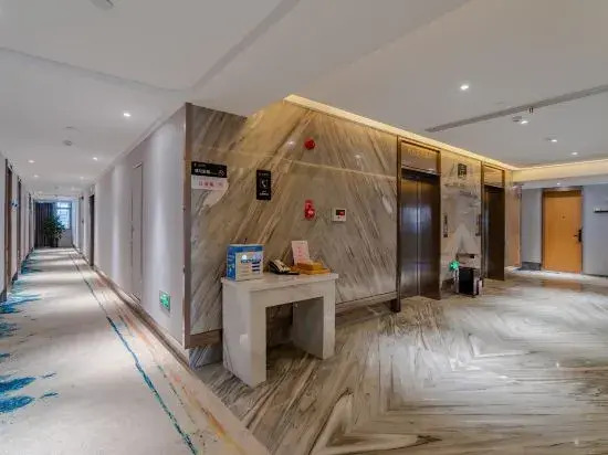 Carlstun International Hotel