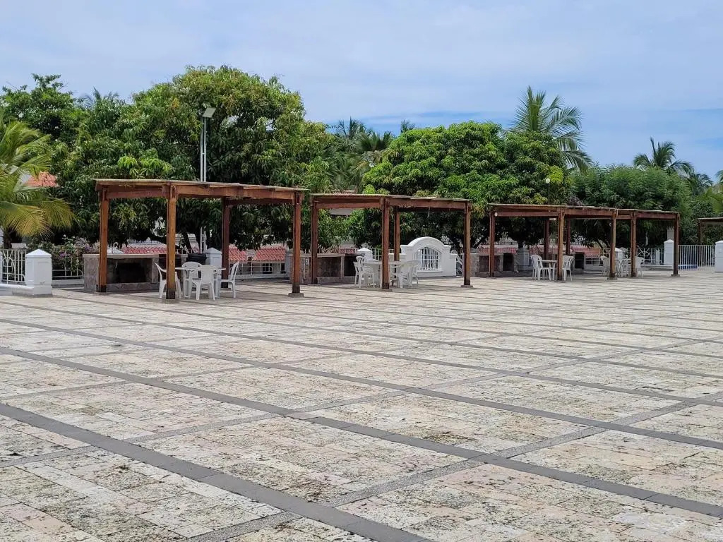 Apartamento duplex frente al mar con playa privada