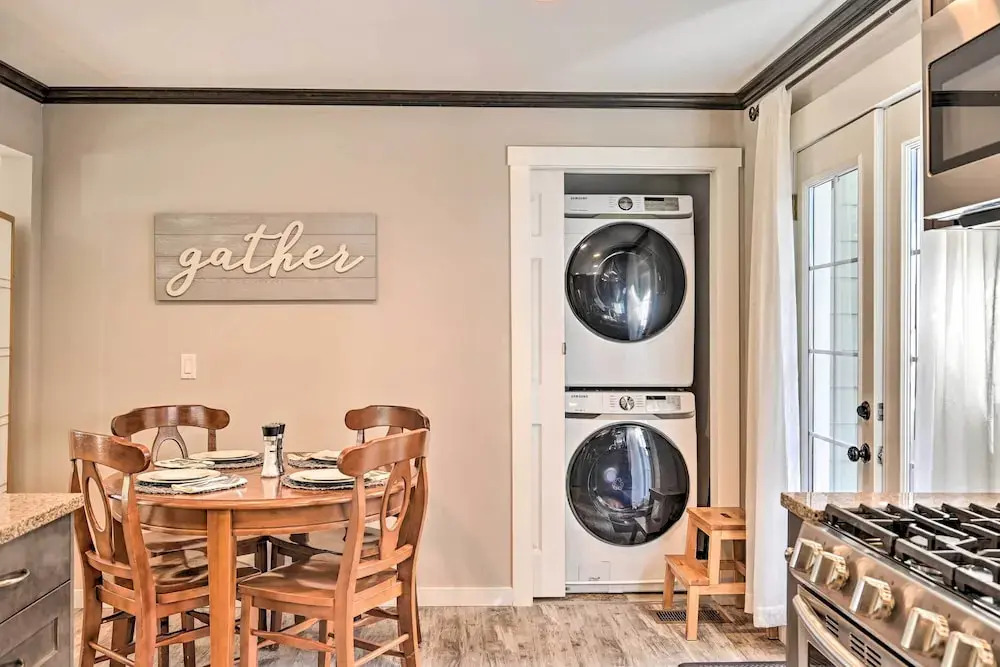 Family-friendly Kirkland Home ~ 1 Mi to Downtown