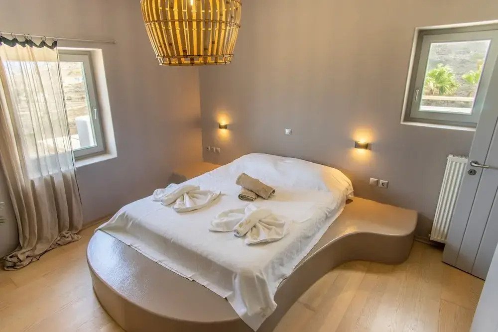 Luxury Villa Delphinus - AllParos Villas