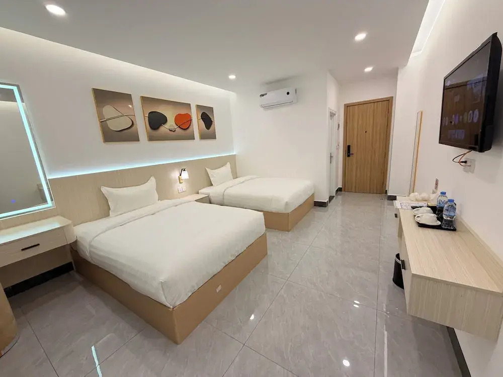 The Sky Plus Hotel