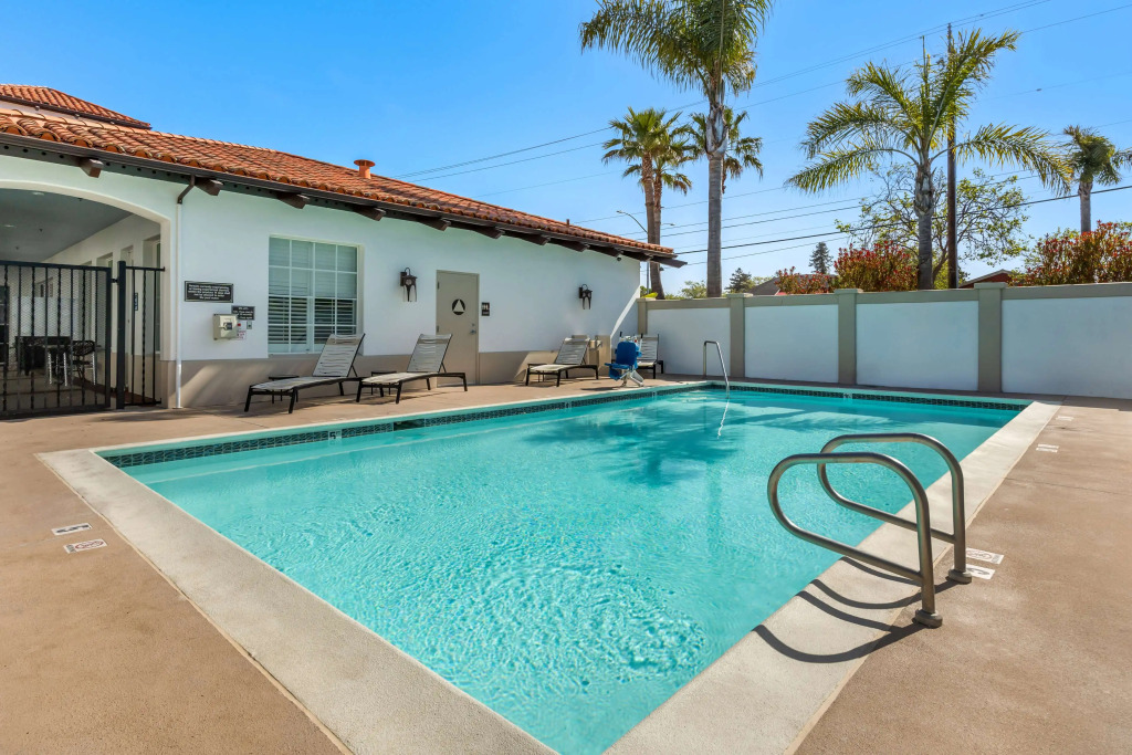 Best Western Plus Capitola By-the-Sea Inn & Suites