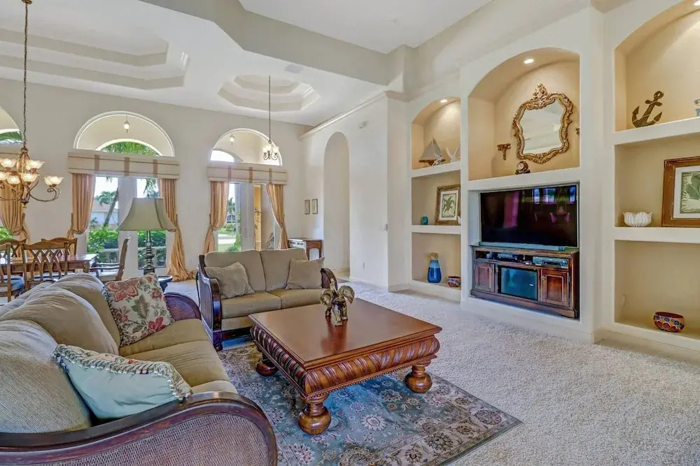 2605 Beach Parkway