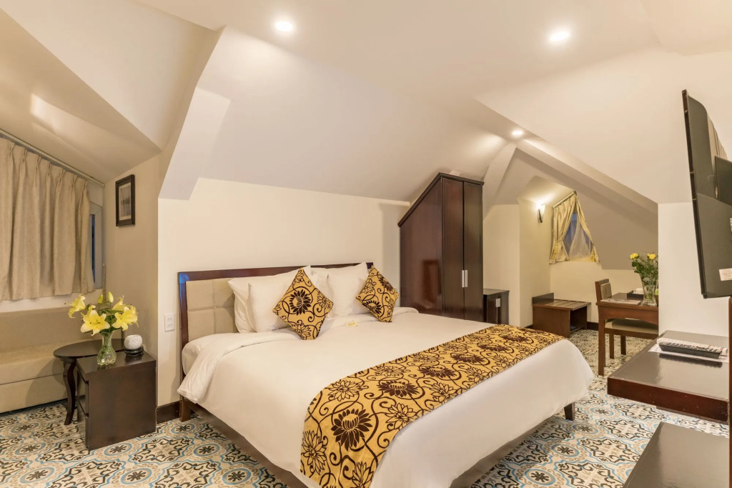Hoi An Canal House Riverside By Haviland